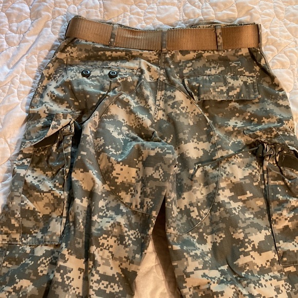 Army Combat Uniform Trouser Ripstop Blend Digital Camo Medium Short. - Picture 7 of 12